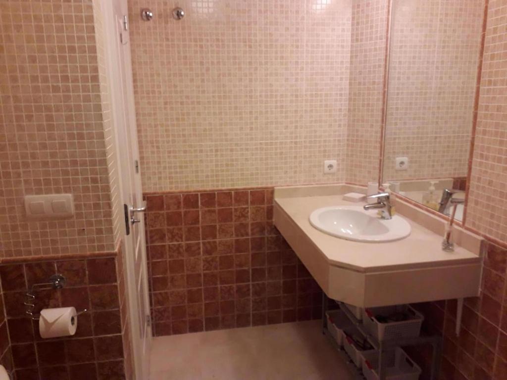 Duquesa Fairways, A Spacious Apartment With Fabulous Views And Facilities مانيلفا المظهر الخارجي الصورة