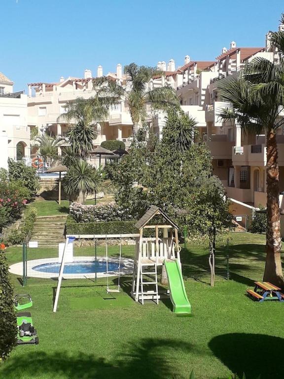 Duquesa Fairways, A Spacious Apartment With Fabulous Views And Facilities مانيلفا المظهر الخارجي الصورة