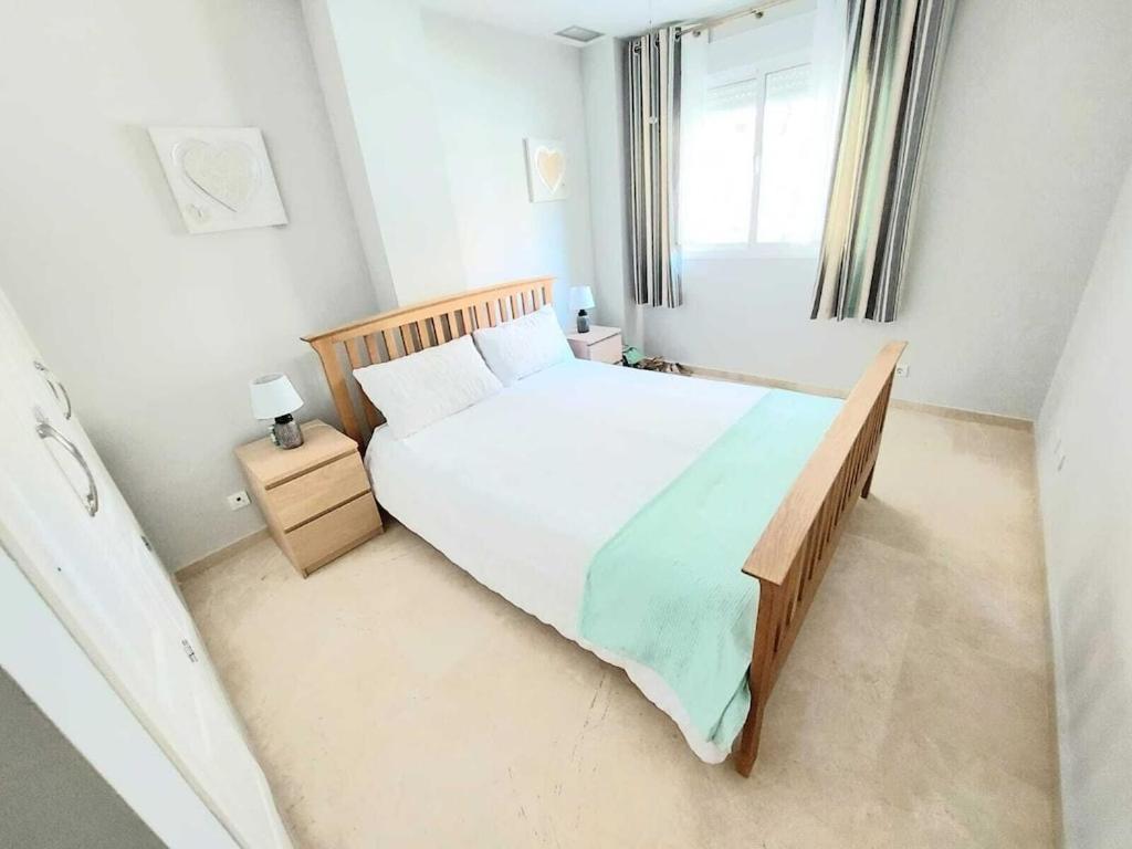 Duquesa Fairways, A Spacious Apartment With Fabulous Views And Facilities مانيلفا المظهر الخارجي الصورة